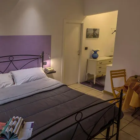 Lisetta Rooms-3