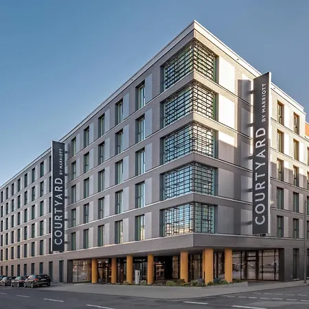 Courtyard By Marriott Cologne-2