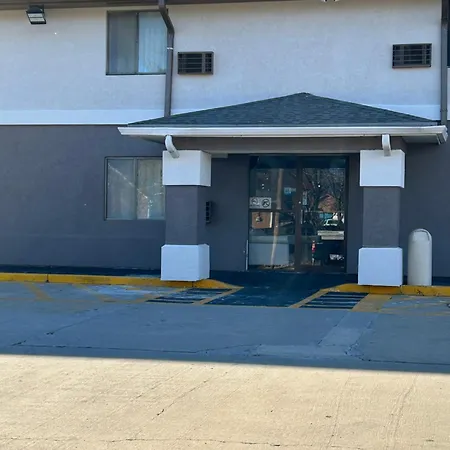 Rodeway Inn Emporia-3