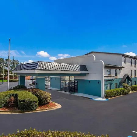 Quality Inn Marietta Near Dobbins Arb-3