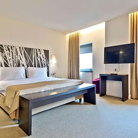 Ramada Plaza By Wyndham Bucharest Convention Center-3