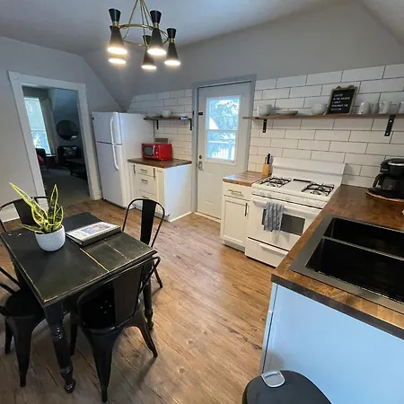 Spearfish Cottages-3