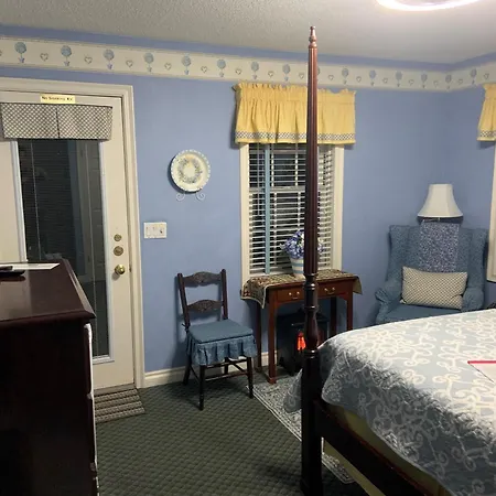 Weatherpine Inn-2