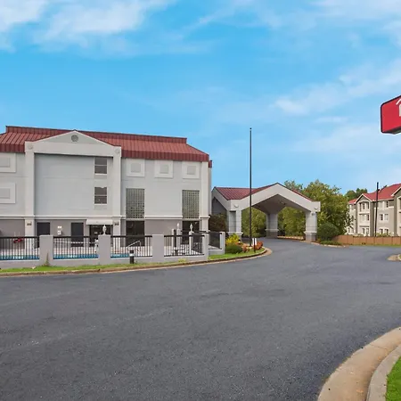 Red Roof Inn & Suites Newnan-3