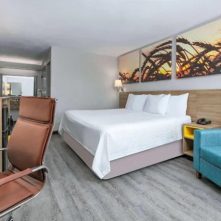 Days Inn By Wyndham Greenville Ms-2