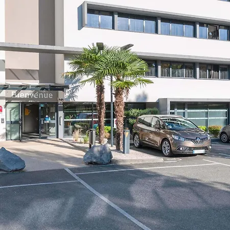 B&B HOTEL Pau Zénith-3