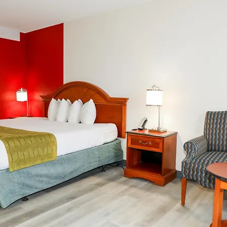 Ramada By Wyndham Cumberland Downtown-2
