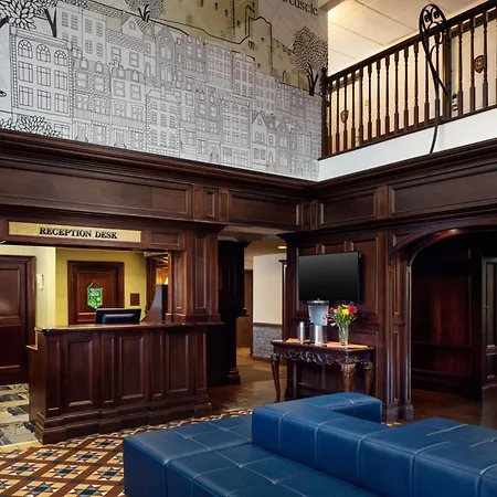 Irish Cottage Inn & Suites-3
