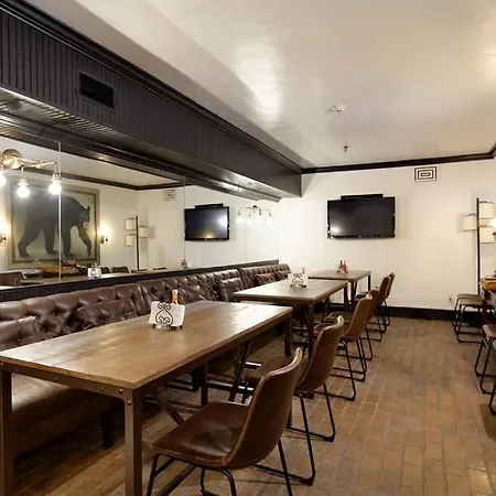Independence Square 311, Best Location! Hotel Room With Rooftop Hot Tub In Aspen-3