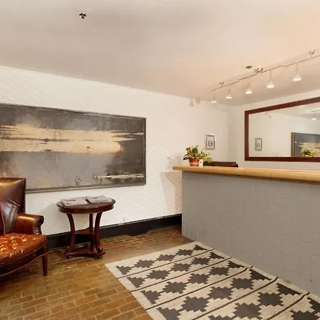 Independence Square 302, Top Floor Stylish Hotel Room With Wet Bar, A/C, In Downtown Aspen-2