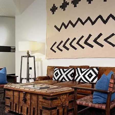 Independence Square 302, Top Floor Stylish Hotel Room With Wet Bar, A/C, In Downtown Aspen-3