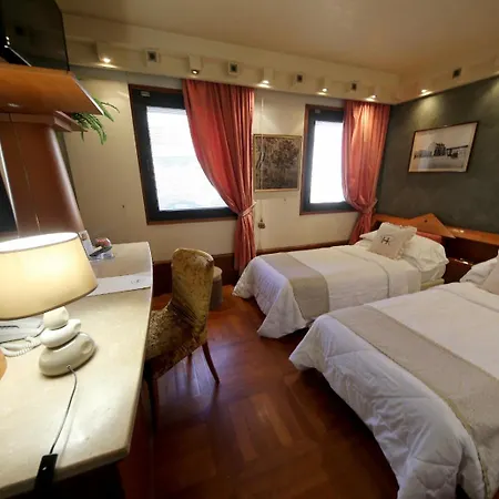 Hr Hotel-3
