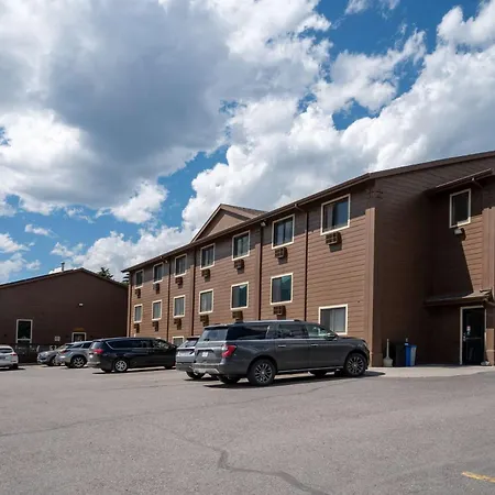 Super 8 By Wyndham Gardiner/Yellowstone Park Area-2