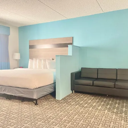 Days Inn & Suites By Wyndham Spokane-3