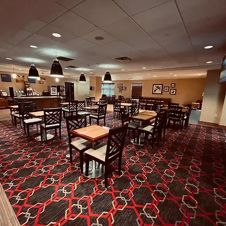 Legend Hotel Minot-2