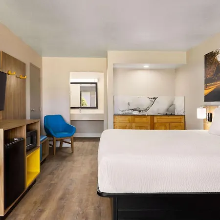 Days Inn By Wyndham Mccomb Ms-2
