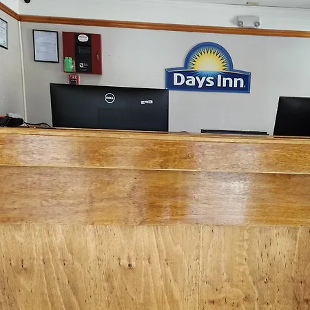 Days Inn By Wyndham Slidell-2