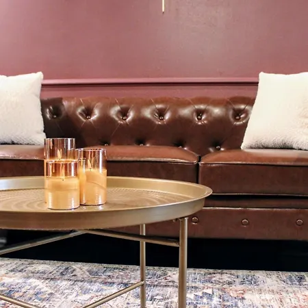The Brooks Hotel Restaurant And Lounge-2