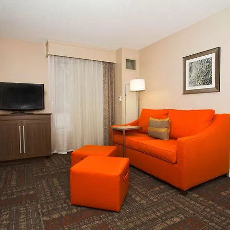 Hampton Inn & Suites Valdosta/Conference Center-2
