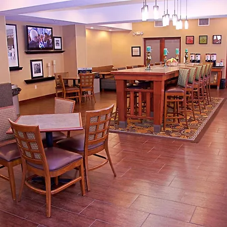 Hampton Inn Sidney-3