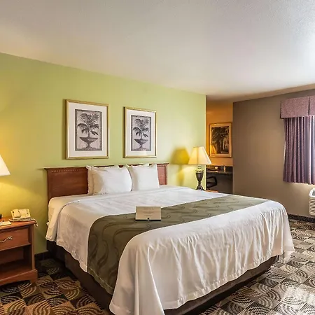 Quality Inn & Suites Hannibal West-3