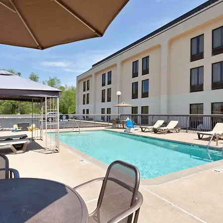 Hampton Inn Joplin-3