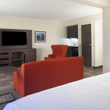 Hampton Inn Charleston-Southridge-2