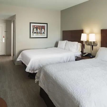 Hampton Inn & Suites Little Rock-Downtown-3