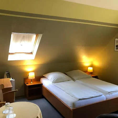 Garni Hotel-Pension Holum-3