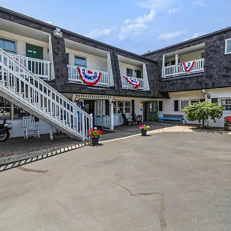 Snyders Shoreline Inn-2