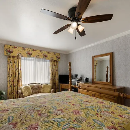 Carmel Inn & Suites-2