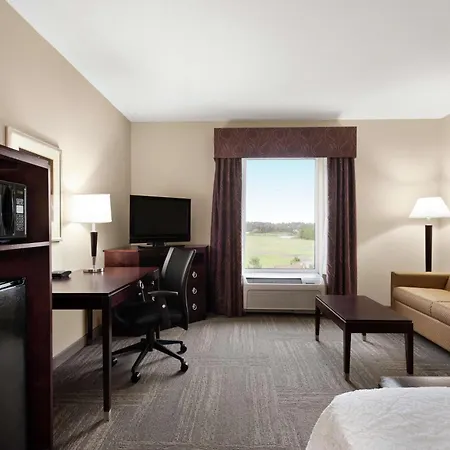Hampton Inn & Suites Brunswick-2
