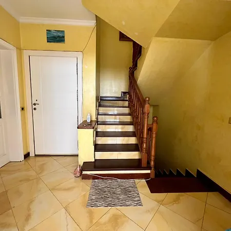 "Flora B&B "- Rooms In Privat Home Habitaciones En Una Casa Privada-3