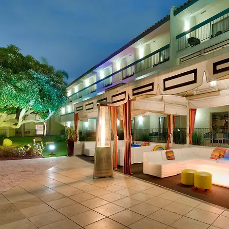 Atrium Hotel Orange County-3