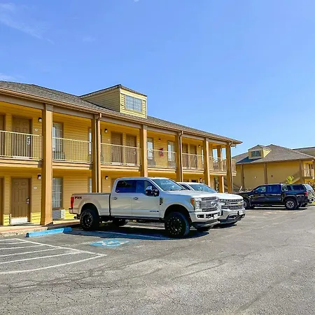 Bonita Lakes Inn By Capital O Meridian I20-2