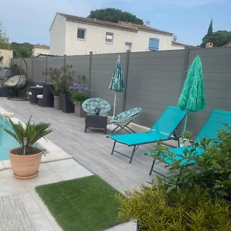 L'Hacienda, Haut De Villa , Une Chambre Avec Salle De Bain Et Toilettes Wc Privative-3