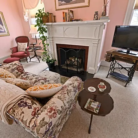 B&B At Oliver Phelps-2
