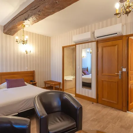 Hotel De La Cloche-3