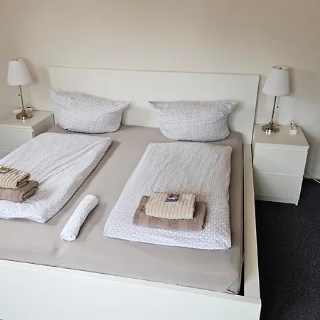 Hotel Dorfkrug Büsum - günstige Altbauzimmer Am Oland-3