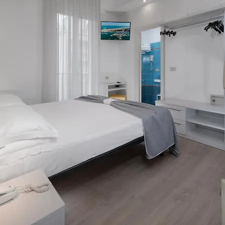Hotel Eiffel-3