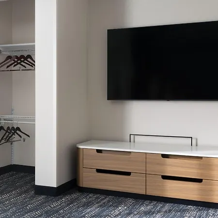 Fairfield By Marriott Inn & Suites Fresno Riverpark-2