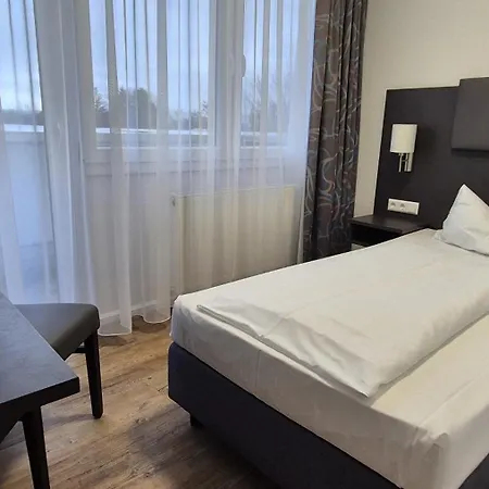 Melvi Hotel Goeppingen-3
