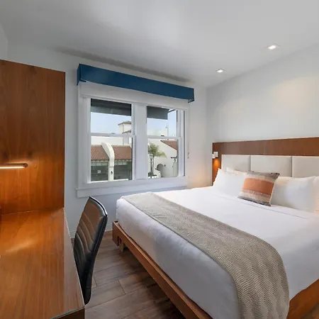 Riviera Beach House-3