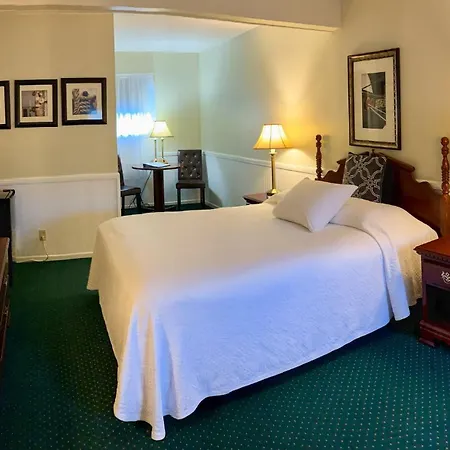 Cedar Crest Inn-3