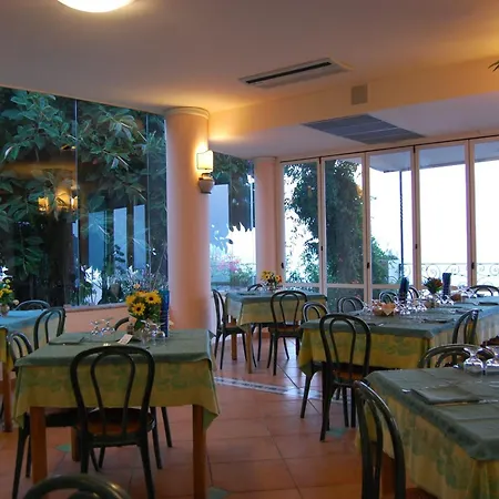 Hotel Giardino Sul Mare-3