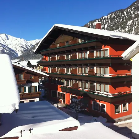 Hotel Tiroler Adler - Bed And Breakfast-2