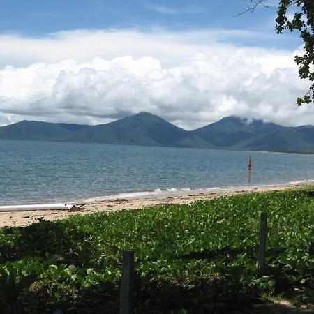 Cairns Beach Resort-2