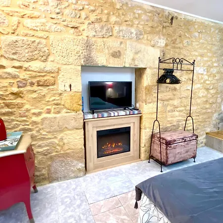 La Clef des Songes - chambres climatisées - Sarlat Centre - Parking gratuit - Piscine, Spa et massages à 400mètres-2