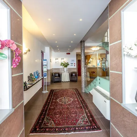 Hotel Lilia-3