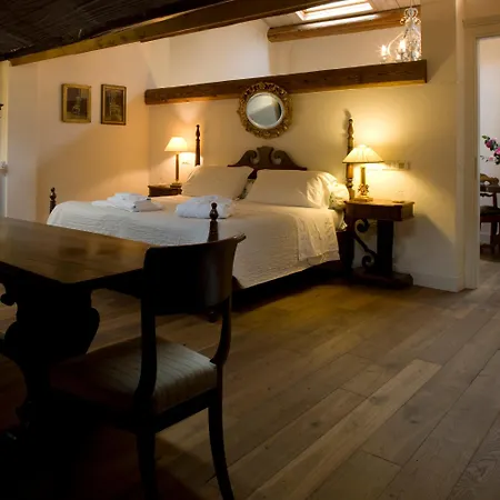 M Club De Luxe B&B-2